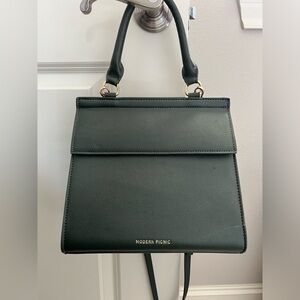 Modern Picnic “the Luncher” in Olive.